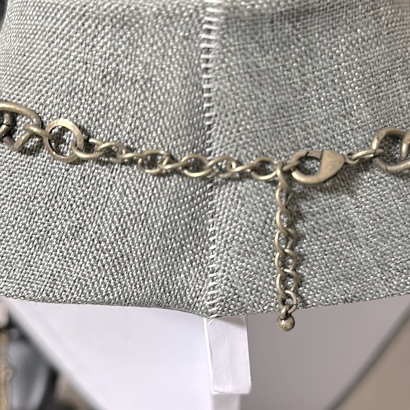 Chunky Chain Linked Statement Necklace - Picture 4 of 5